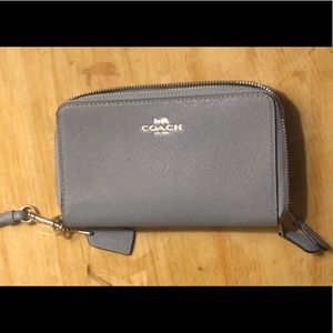 Coach perfect fit wristlet